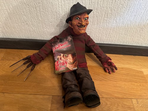 Mezco toyz cinema fear - cinema, of