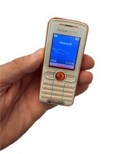 Zweithandy • Simfrei • gebraucht • Orange Weiß Sony Ericsson Walkman W200i