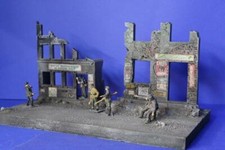 79221 WWII 1:35 Häuserzeile