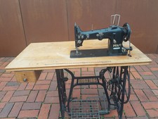 Antike Nähmaschine Pfaff 38-6 mit Untergestell Mundlos