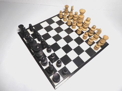 Altes schachspiel holzfiguren - schachspiel,