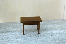 Esstisch Tisch mit Auszügen Wohnzimmer für Puppenhaus Puppenstube Holz  Vero alt