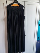 Riani Kleid ungetragen gr  44 in schwarz sehr hochpreisig