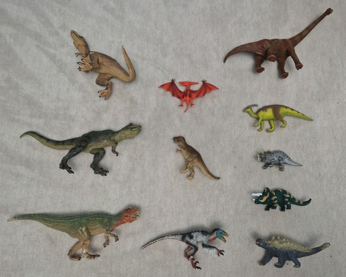 Dinosaurier figuren - 11,