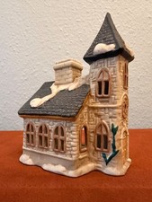 Keramikhaus Weihnachtsdorf – Handbemalt – Vintage Dekohaus mit Turm und Schnee
