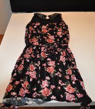 Damen Kleid Gr. S 36 Farbe  schwarz mit Blumen  kurz