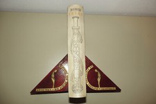 2 alte Holz- Buchstützen, mit