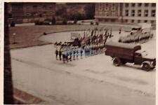 Foto Kaserne Appell LKW evtl. Düren ? ca5,8x8,3cm