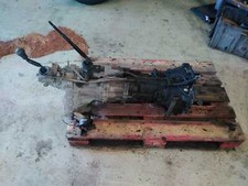 SUZUKI VITARA TA01 SCHALT UND ALLRAD GETRIEBE VERTEILER EINHEIT !!!