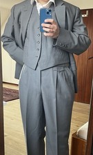 Wunderschöner Wollanzug