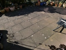 Pflastersteine und Terrassenplatten zu verschenken.