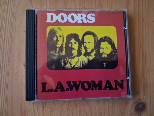 Doors woman - -,