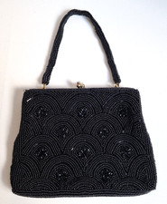 Abendhandtasche Perlen-Handtasche Schwarz Henkel Kuss Verschluss 1970er Vintage