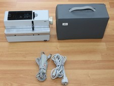 Braun Diaprojektor - Typ D45 - mit Original Koffer, Fernbedienung & Netzkabel