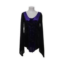 Laughing Vampire, Tunika