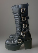 BUFFALO Plateau High Heels