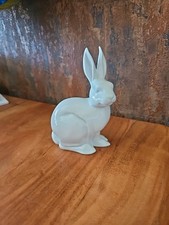 Fürstenberg Jahreshase 2006 - "Der Weltenbummler" - Porzellan - Weiß - Ca. 14cm