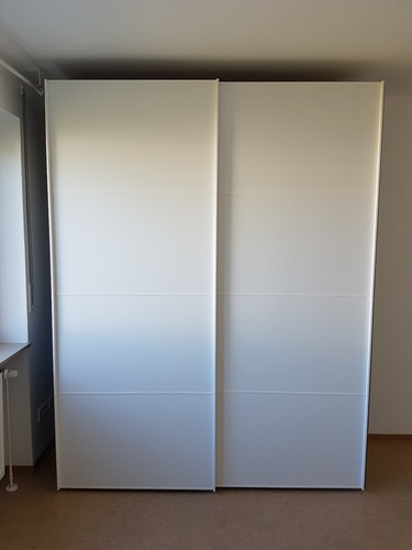 Schwebetürenschrank