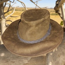 Vintage Aussie Walkabout Hut -