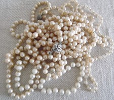 Konvolut 5 alte Perlenketten