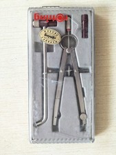 Zirkelset von Rotring  °5-teilig , Deckel defekt aber schießt noch