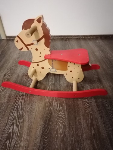Kinder schaukelpferd aus holz - kinder,