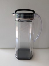 Kühlschrankkrug mit Deckel