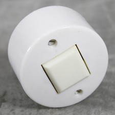 alter Taster original DDR rund Aufputz Schalter Klingeltaster Lichtschalter