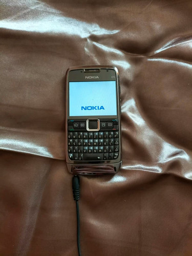 Nokia e71 retro - nokia,