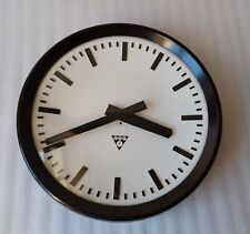 Pragotron P273n / 1973  Industrieuhr m. Quartz Uhrwerk 1xAA Batterie