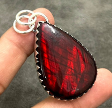 Handgefertigter roter