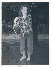 1945 WI Woman Does Hula