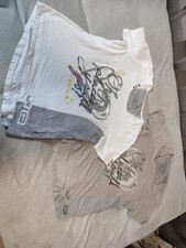 Zwei Shirts S'questo