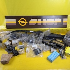 Konvolut Opel Autoteile Kleinteile Spiegelkappe Spannrolle Sitzbankschloss etc.
