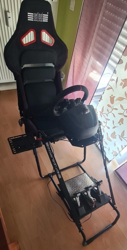 Rennsitz mit ferrari lenkrad - rennsitz,