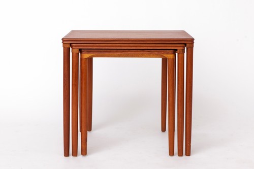 Set teak nesting - of, 3