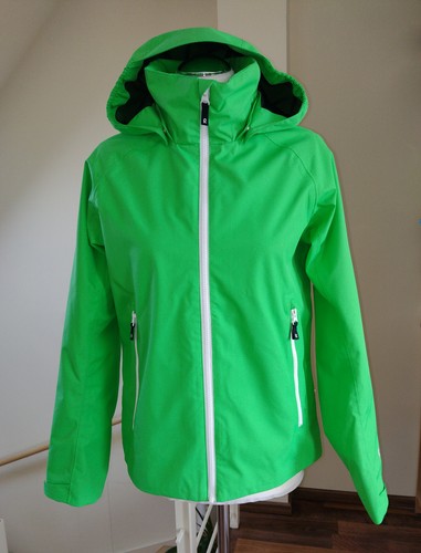 Grüne regenjacke mit kapuze - regenjacke,