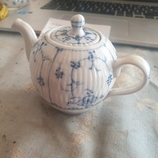 sehr kleine teekanne porzellan Strohblume Rauenstein Fähnchenmarke 8x14cm