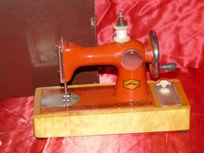 Puppennähmaschine DDR