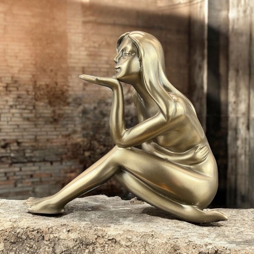 Figur einer nackten frau - einer,