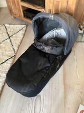 Mountain Buggy Duet Carrycot Grau und Schwarz mit Adaptern
