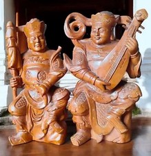 Handgeschnitztes asiatisches