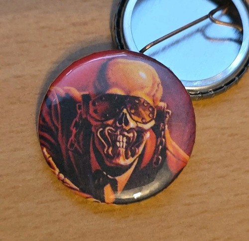 Megadeth pin button - /,