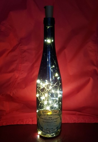 Kobaltblaue glasflasche mit - kobaltblaue,