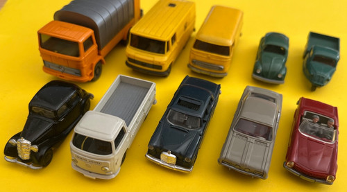 Alt spielzeug auto gruppe - alt,