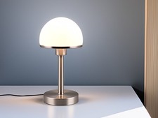 Nachttischlampe mit Glasschirm