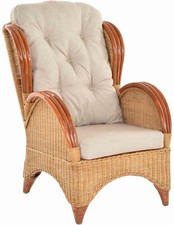 Rattan-Ohrensessel bequem