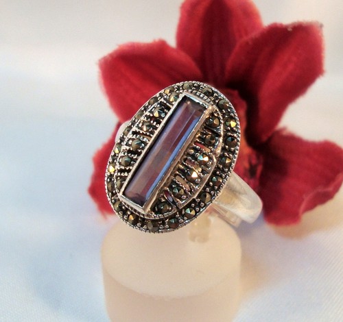 Ring mit lila schmuckstein aus - ring,