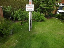 Original BGS Grenzschild Achtung Grabenmitte Grenze DDR Zonengrenze