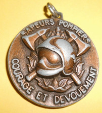 Schlüsselanhänger - von der Französischen Feuerwehr - mindestens 30 Jahre alt